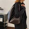 Bolsa Hobo Grande Marrom Garbo Karina - Garboza