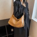 Bolsa Hobo Grande Marrom Garbo Liz - Garboza