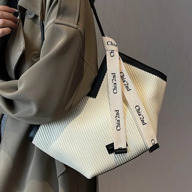 Bolsa Hobo Grande Branca Garbo Luara - Garboza
