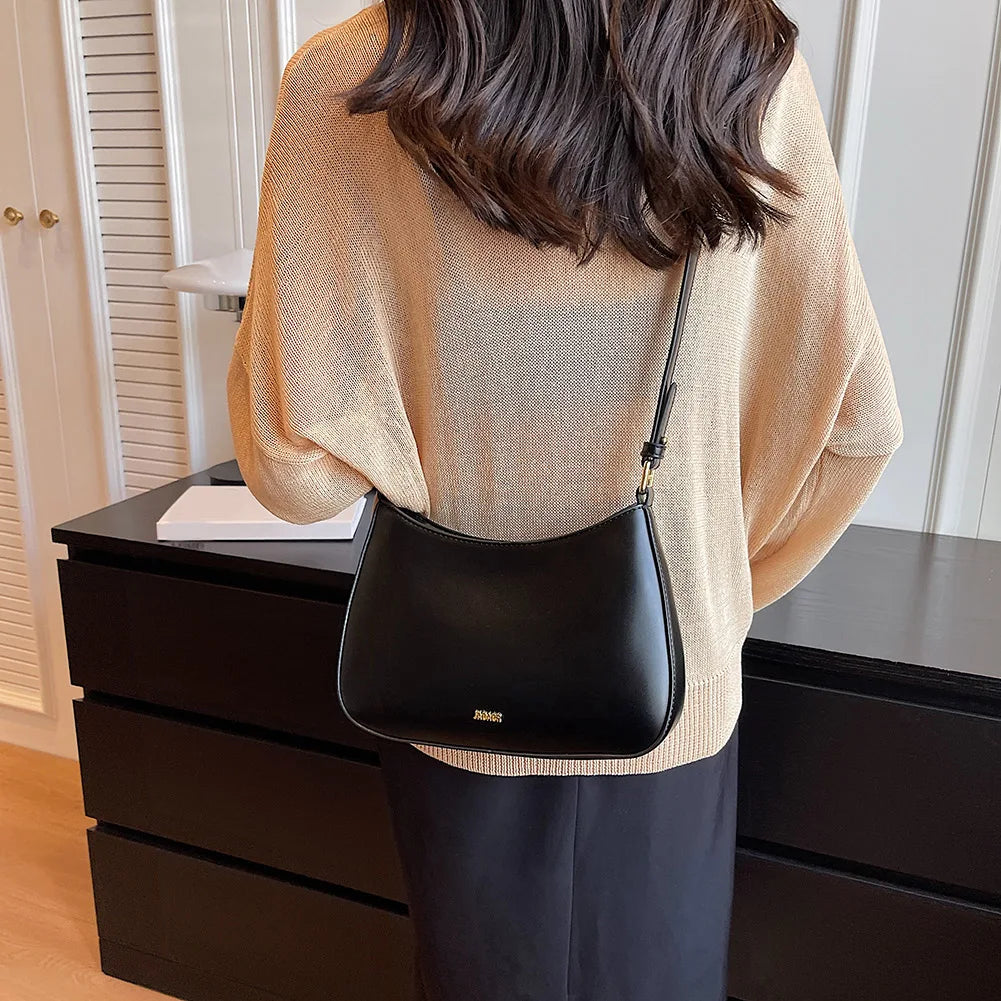 Bolsa de Ombro Pequena Preto Garbo Jade - Garboza