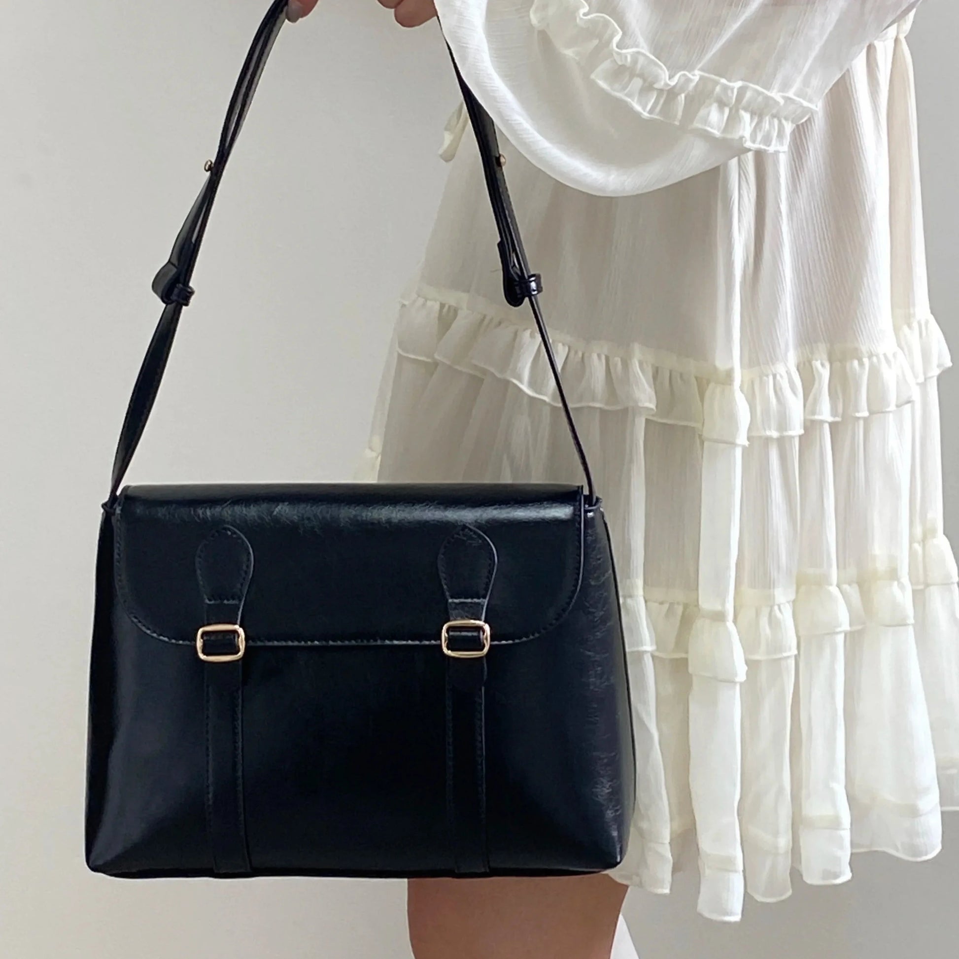Bolsa De Ombro Média Preta Garbo Greta - Garboza