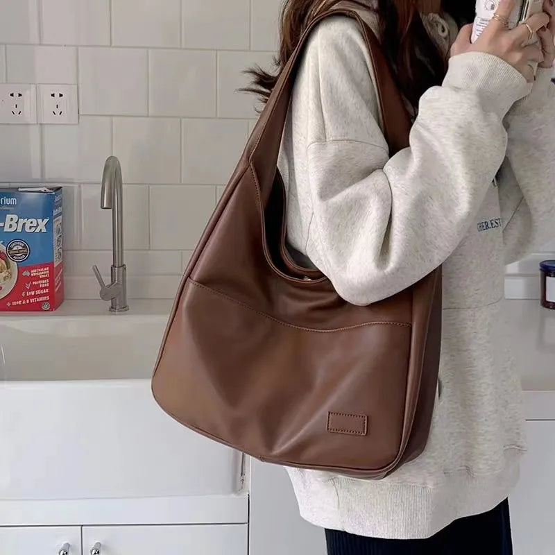 Bolsa Hobo Grande Marrom Garbo Giulia - Garboza