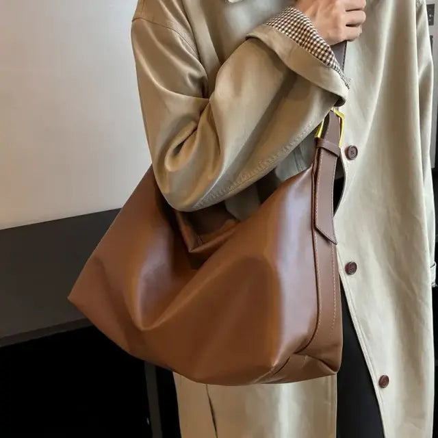 Bolsa Hobo Grande Marrom Garbo Liz - Garboza