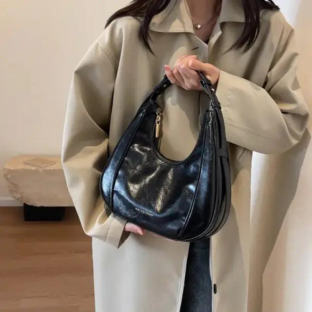 Bolsa Hobo Média Preto Garbo Gabriela - Garboza