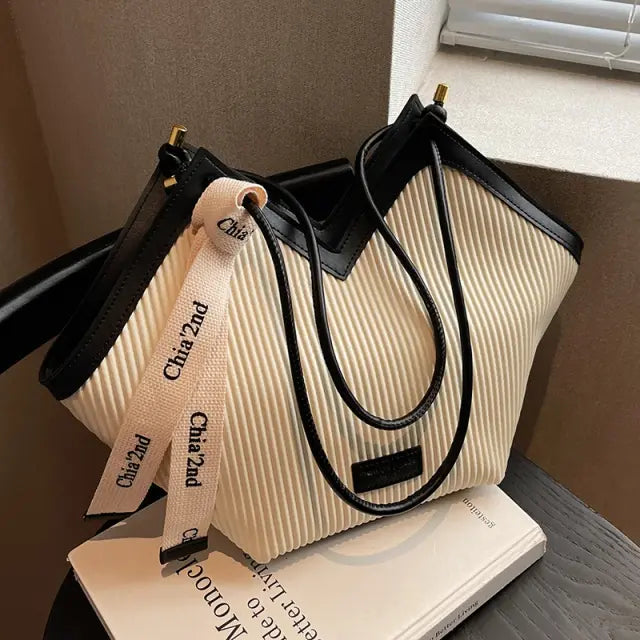 Bolsa Hobo Grande Branca Garbo Luara - Garboza
