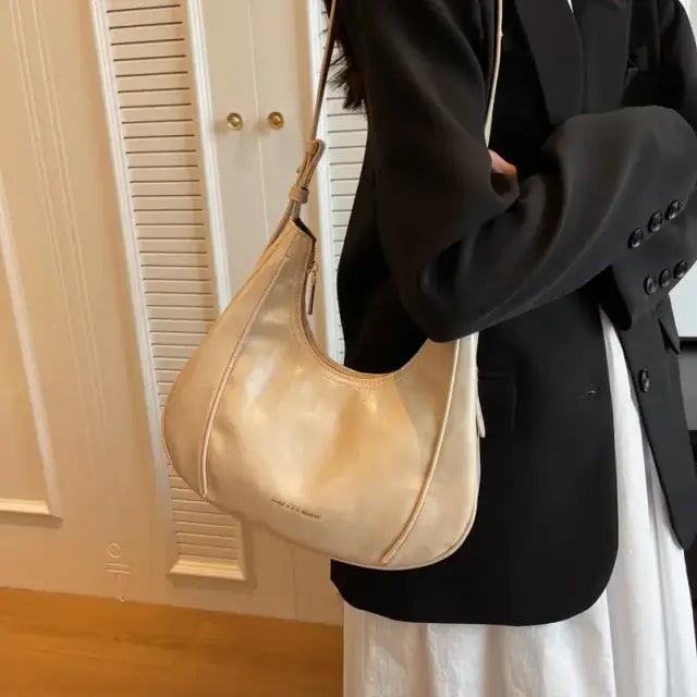 Bolsa Hobo Média Branca Garbo Gabriela - Garboza